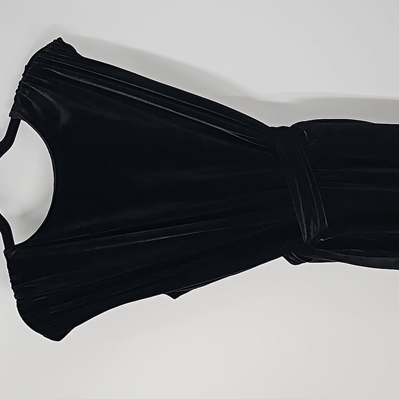 Express Black Velvet Open V-Back Jumpsuit w Rusched Shoulders Pockets &… - Picture 12 of 16